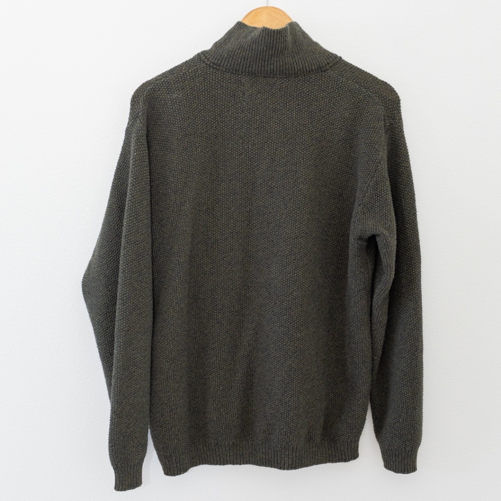 Common Threads Green Pullover Size Medium - image 8